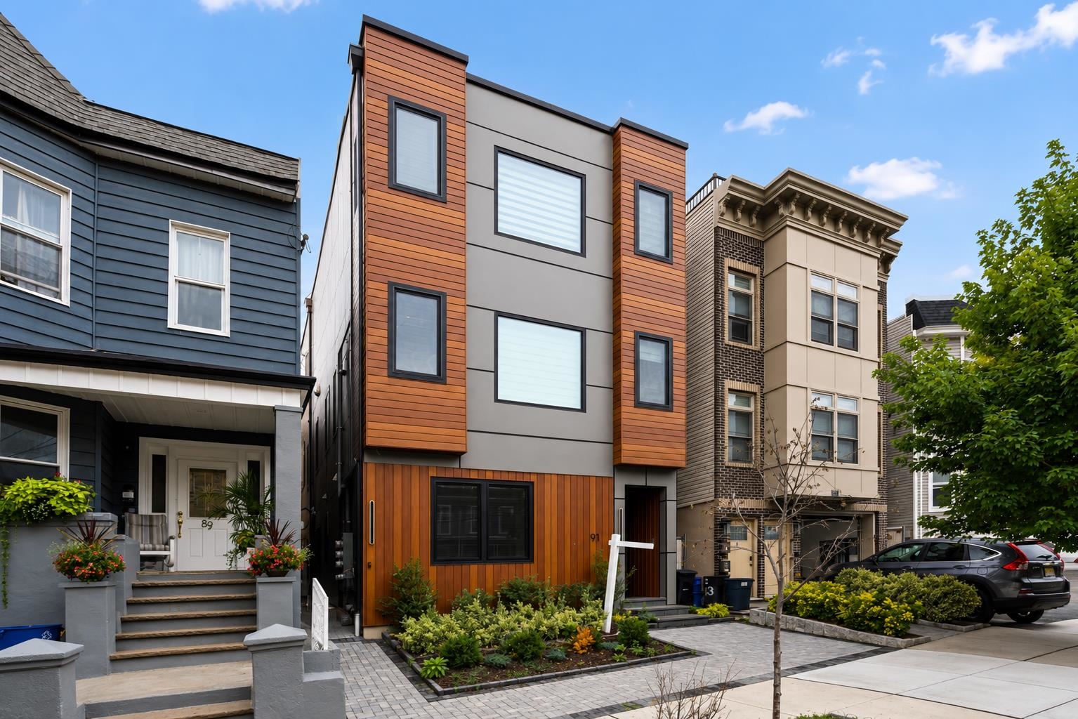 91 HANCOCK AVE Unit: 3