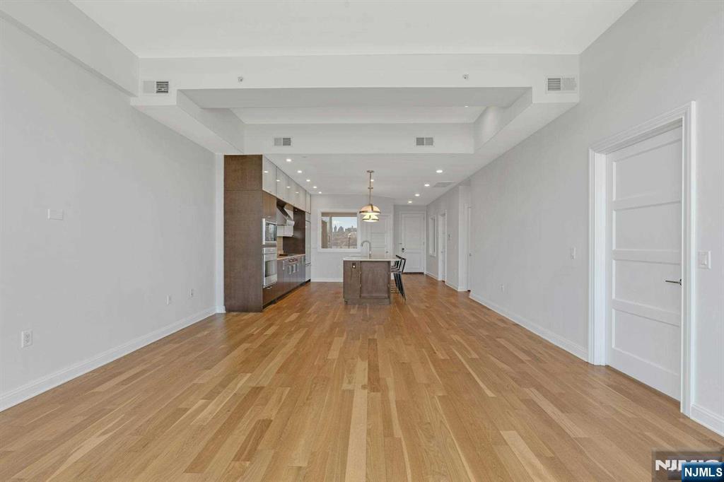 9 Somerset Lane 106