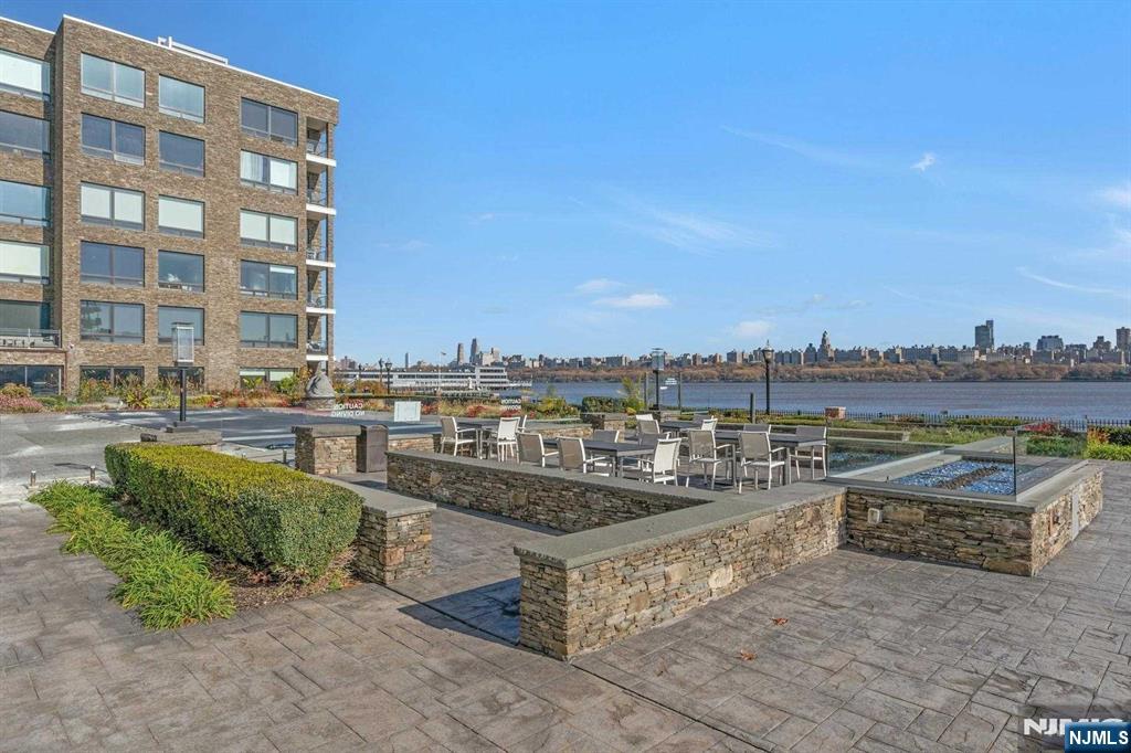 9 Somerset Lane 106