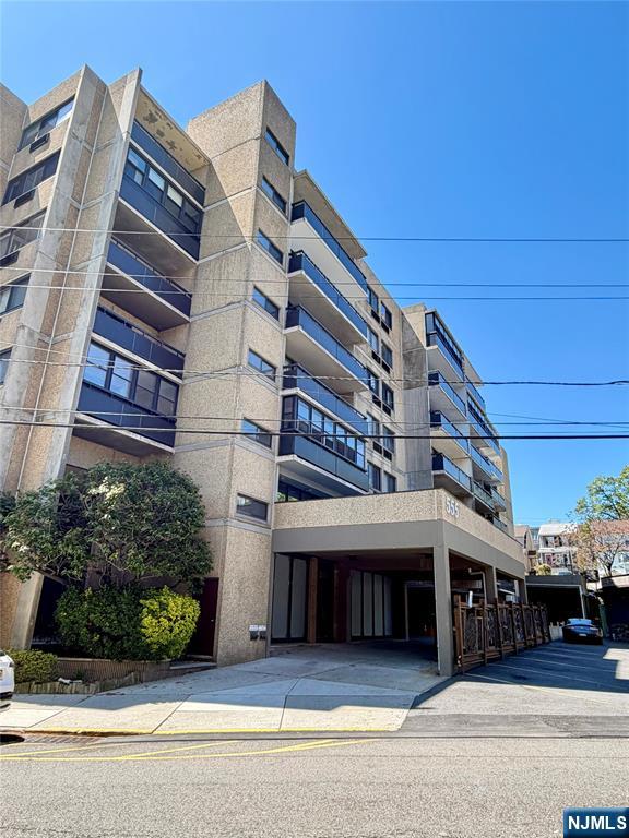 555 Gorge Road 4I