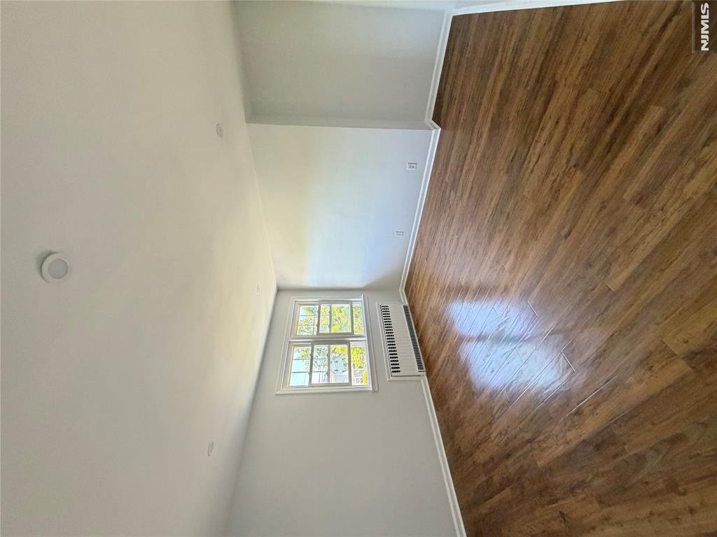 69 La Salle Avenue 2