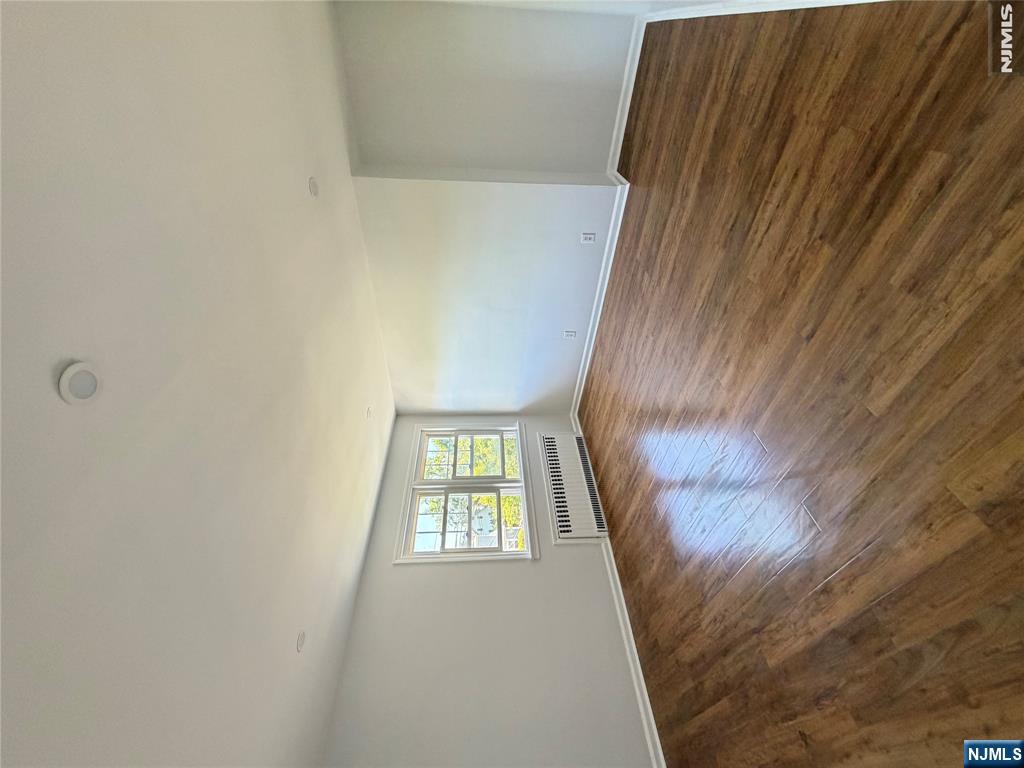69 La Salle Avenue 2