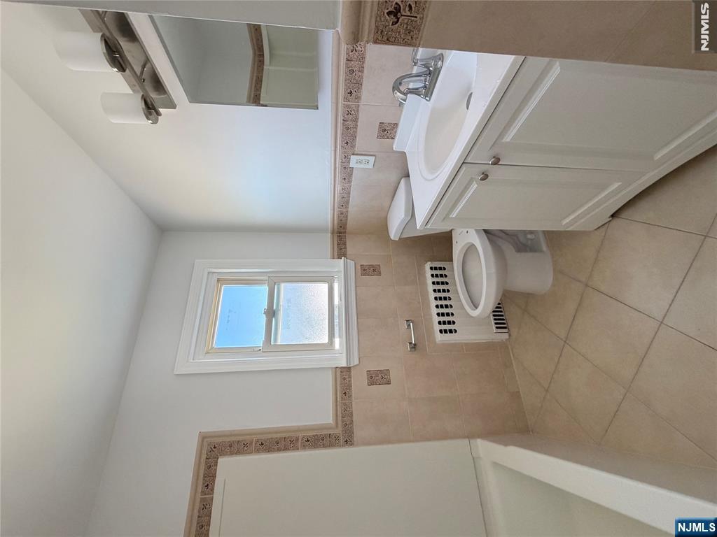 69 La Salle Avenue 2