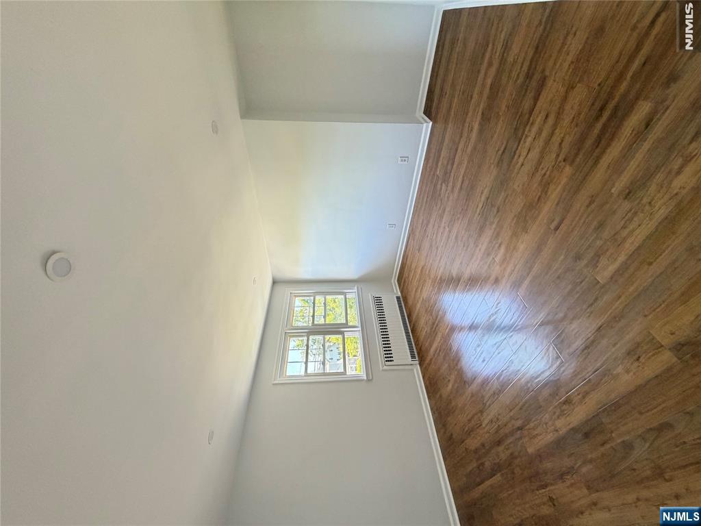 69 La Salle Avenue 2