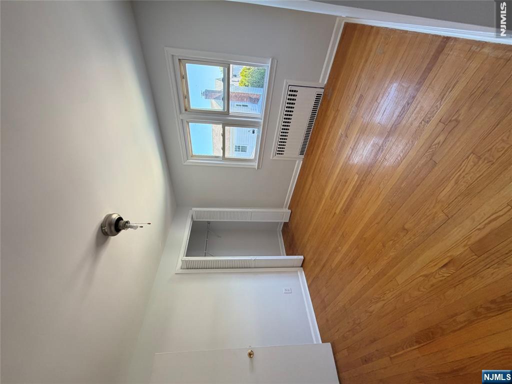 69 La Salle Avenue 2
