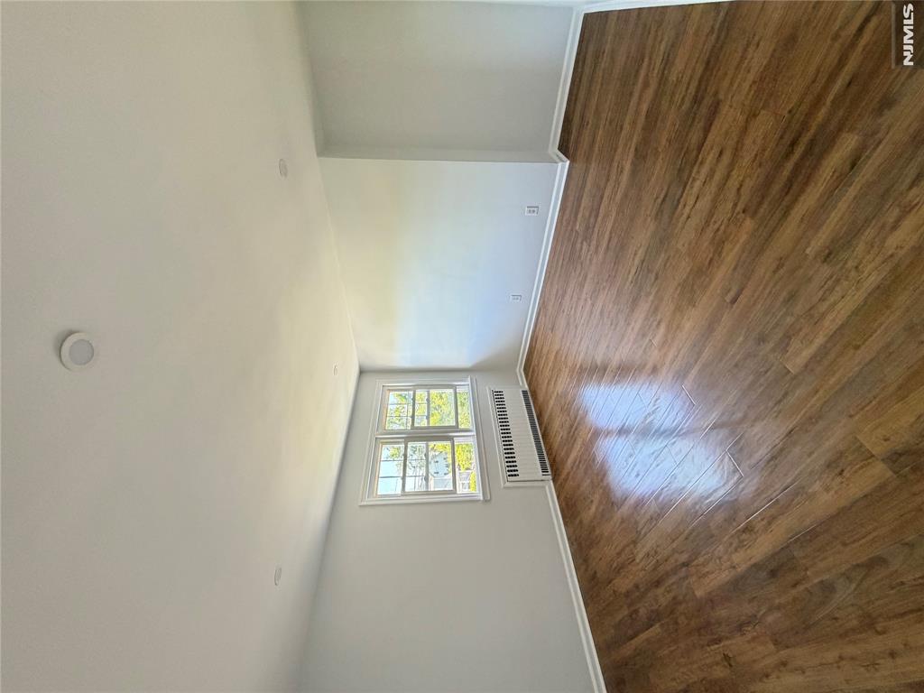 69 La Salle Avenue 2