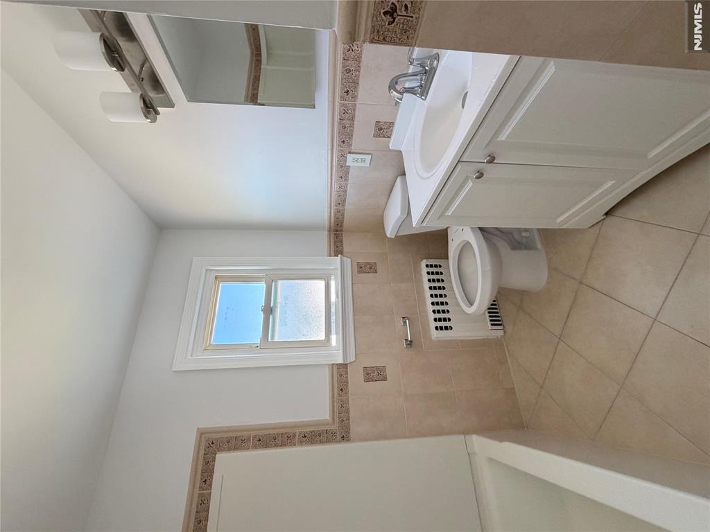 69 La Salle Avenue 2