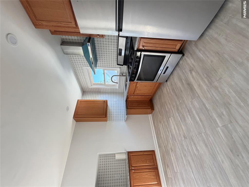 69 La Salle Avenue 2