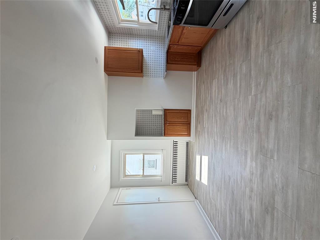 69 La Salle Avenue 2