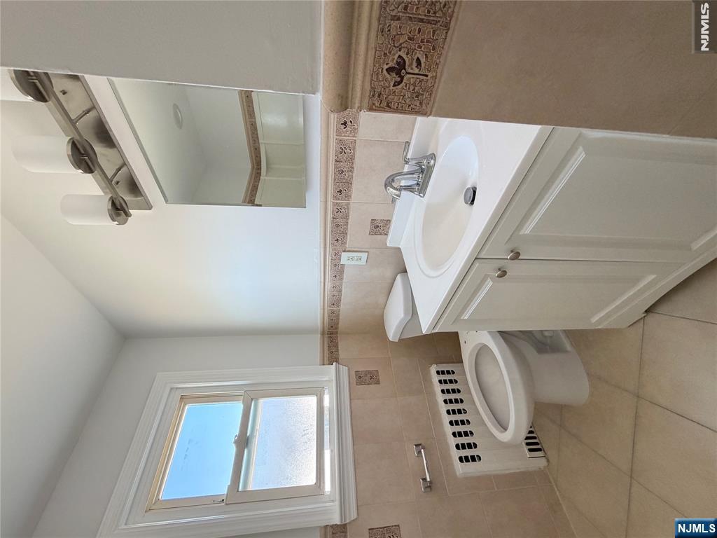 69 La Salle Avenue 2
