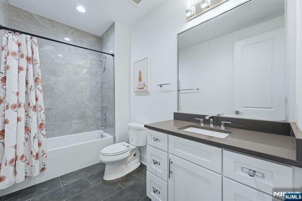 110 Mason Court 5A