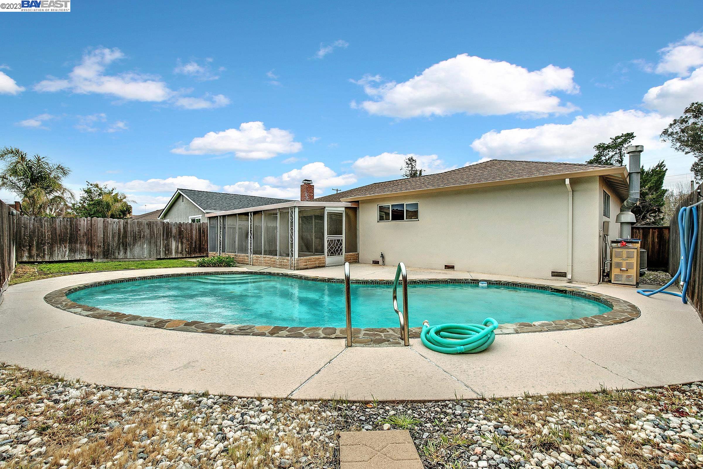 786 Jefferson Ave