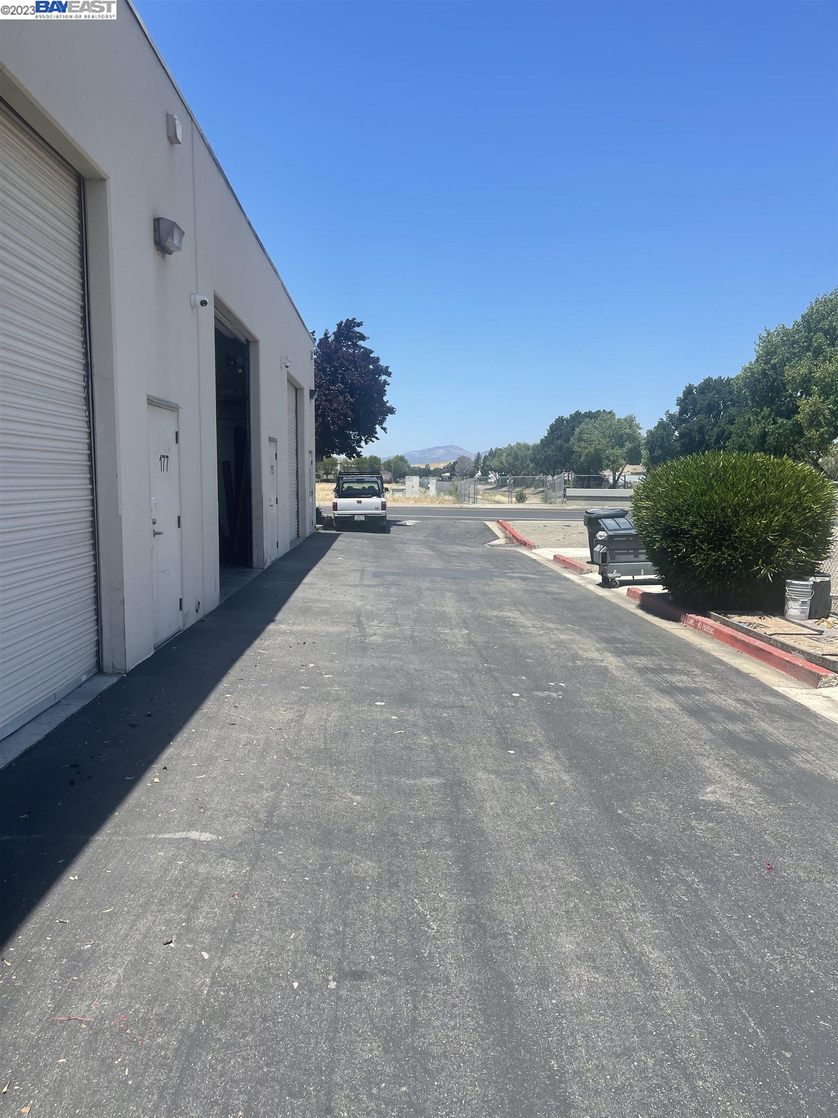 179 Contractors Ave