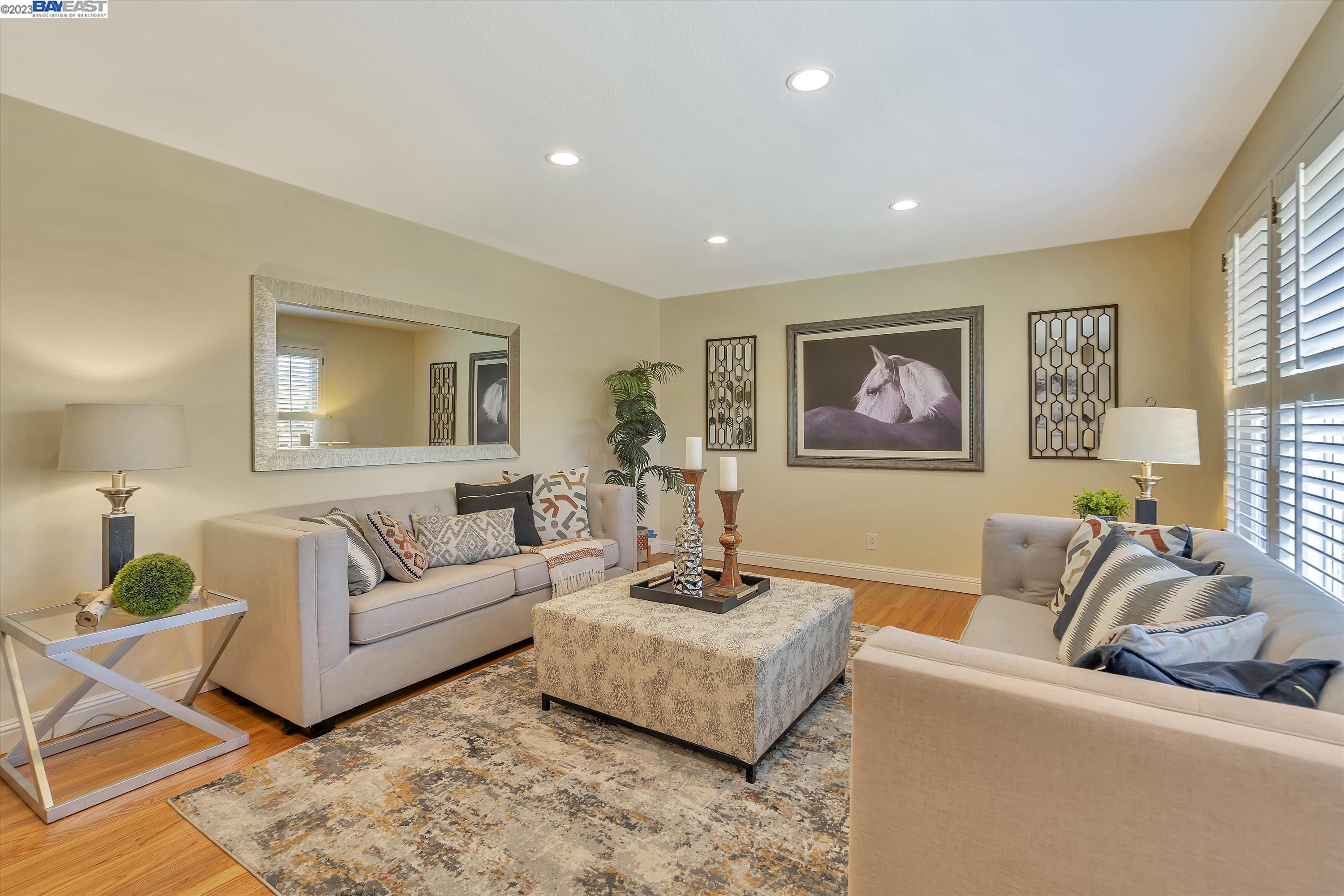 4898 Wingate Dr