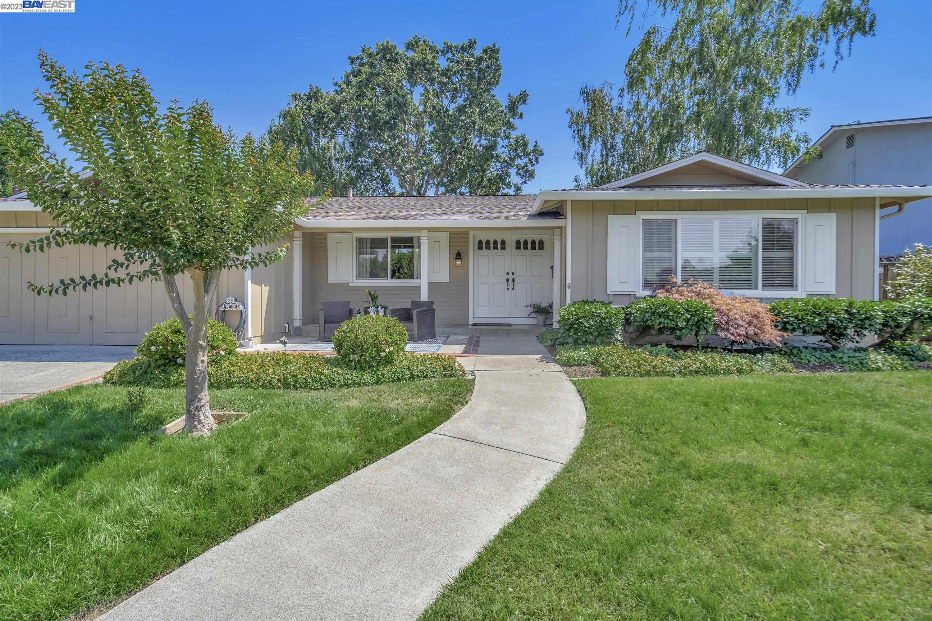 4898 Wingate Dr