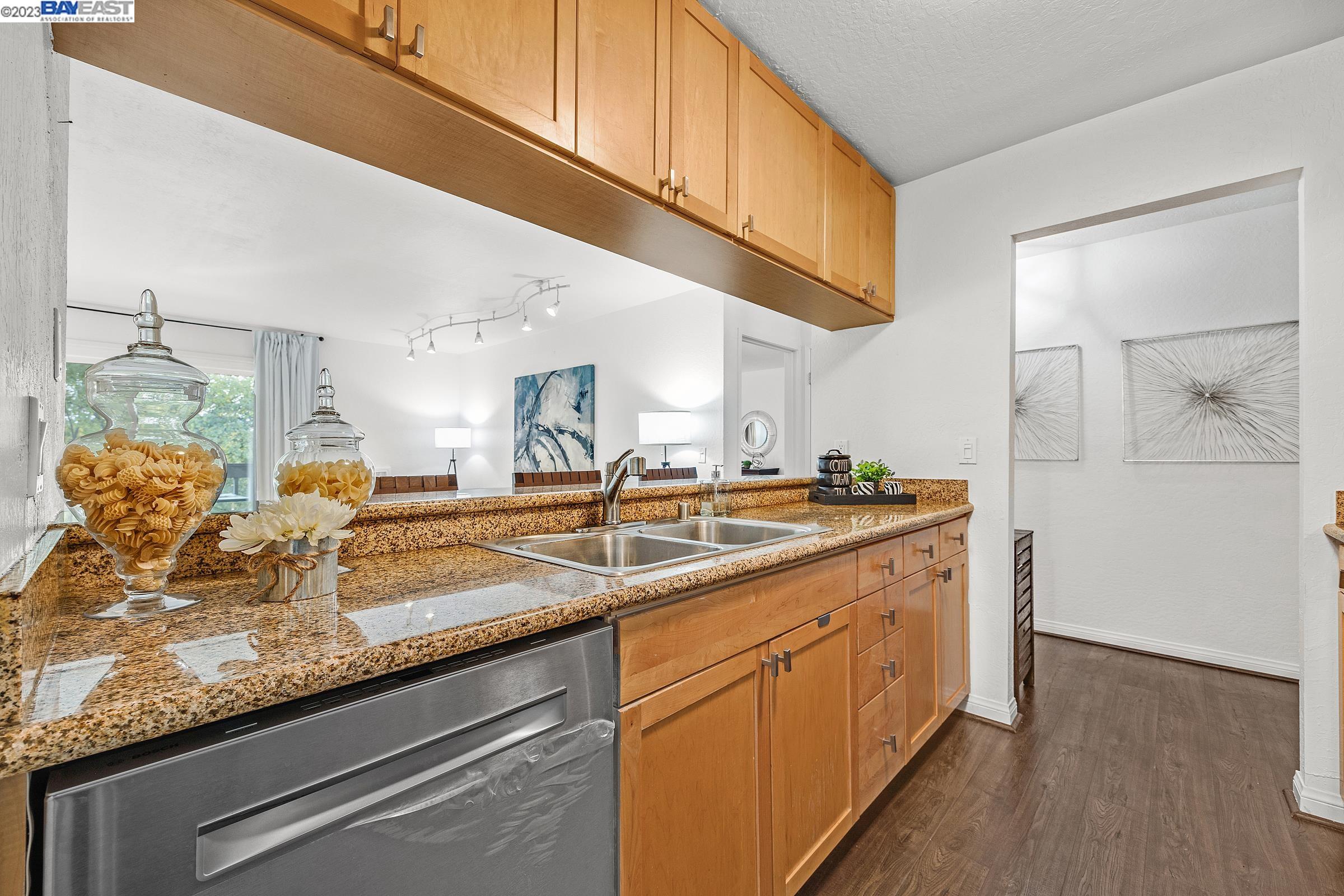 1087 Murrieta Blvd. # 331