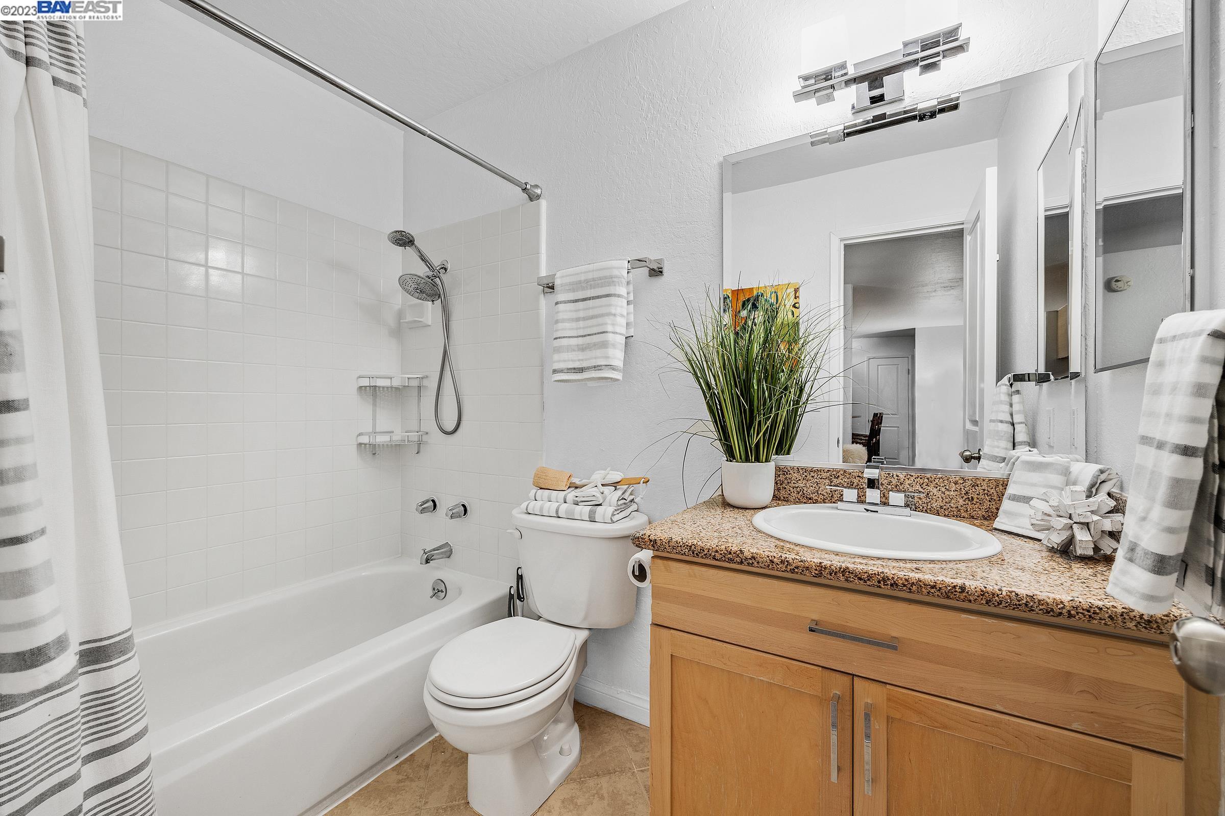 1087 Murrieta Blvd. # 331