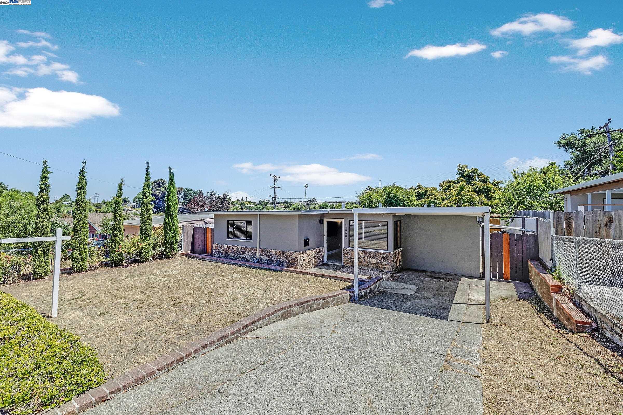 1558 Magazine Street