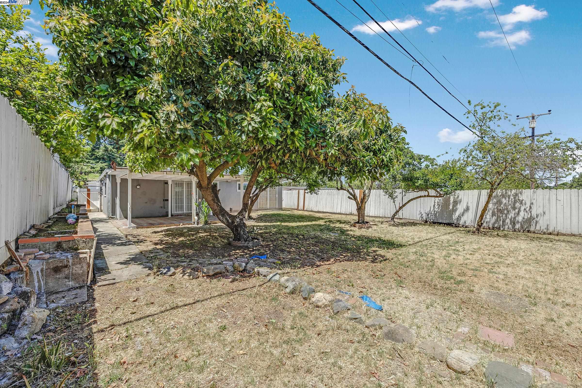 1558 Magazine Street
