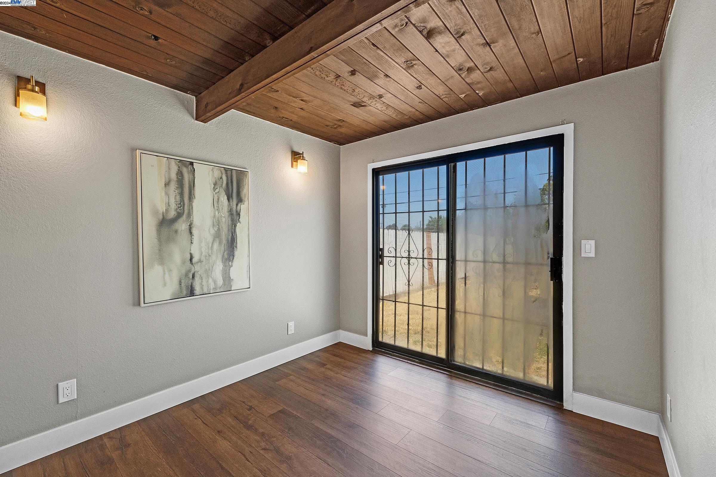 1558 Magazine Street