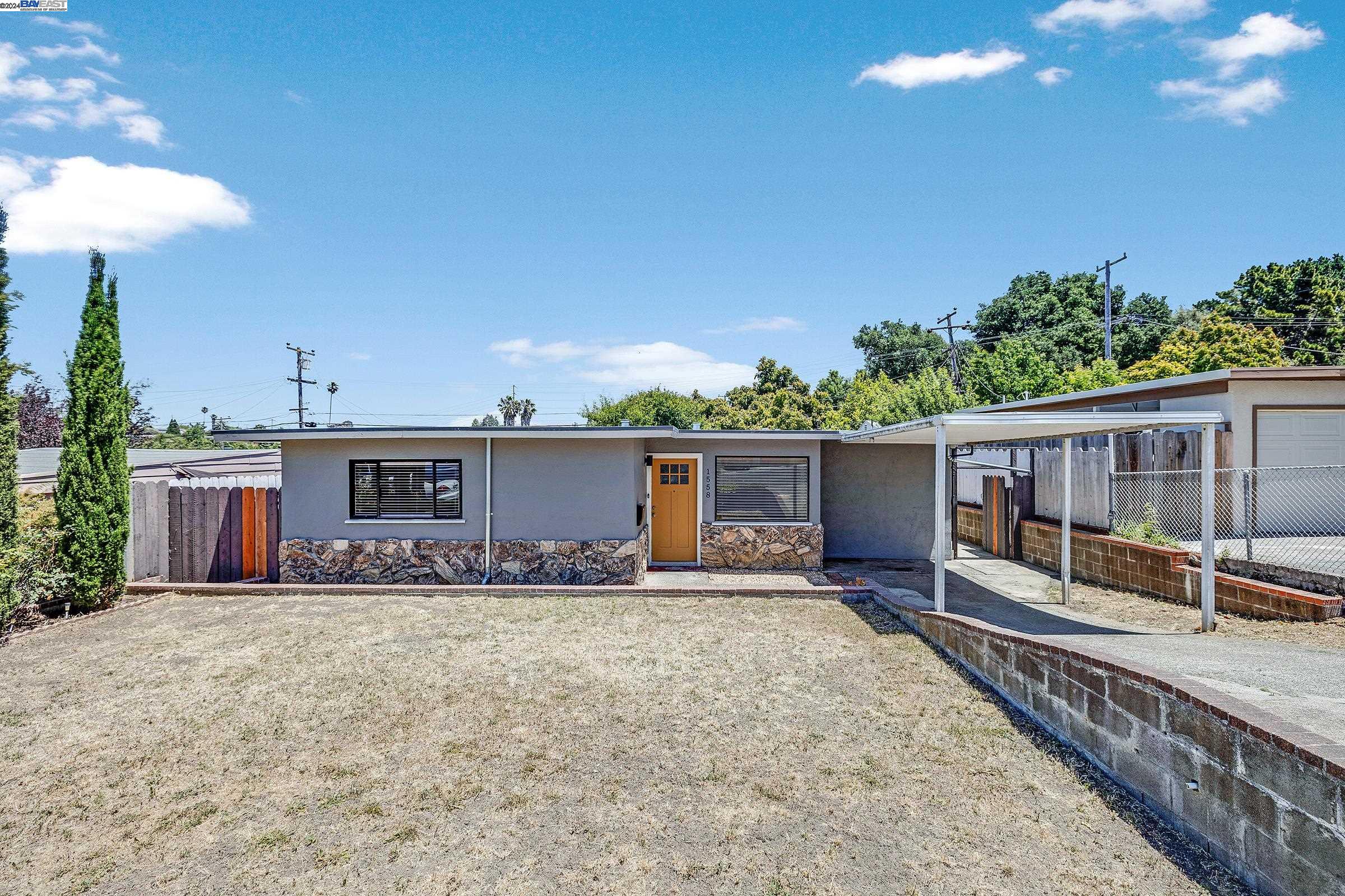 1558 Magazine Street
