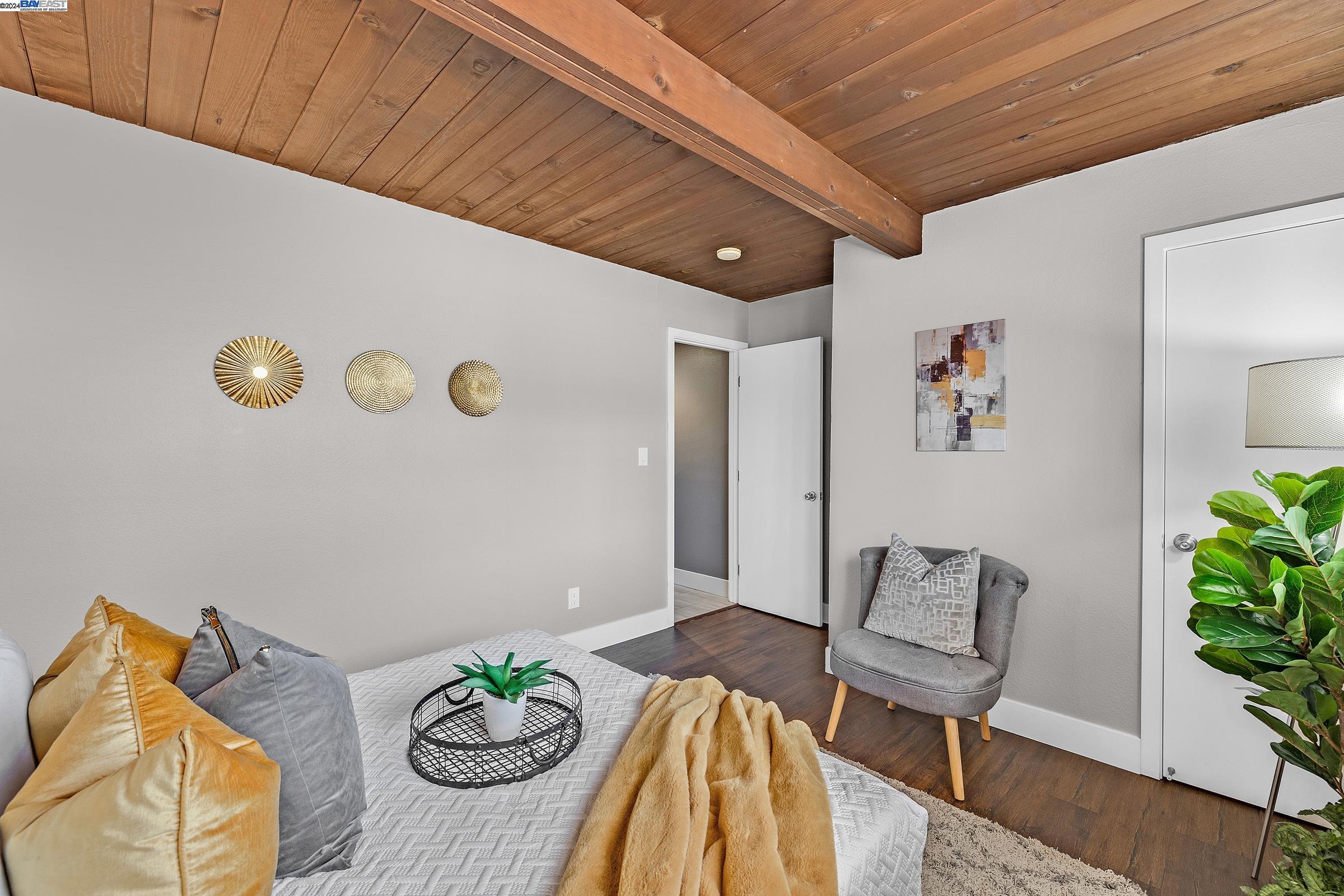 1558 Magazine Street