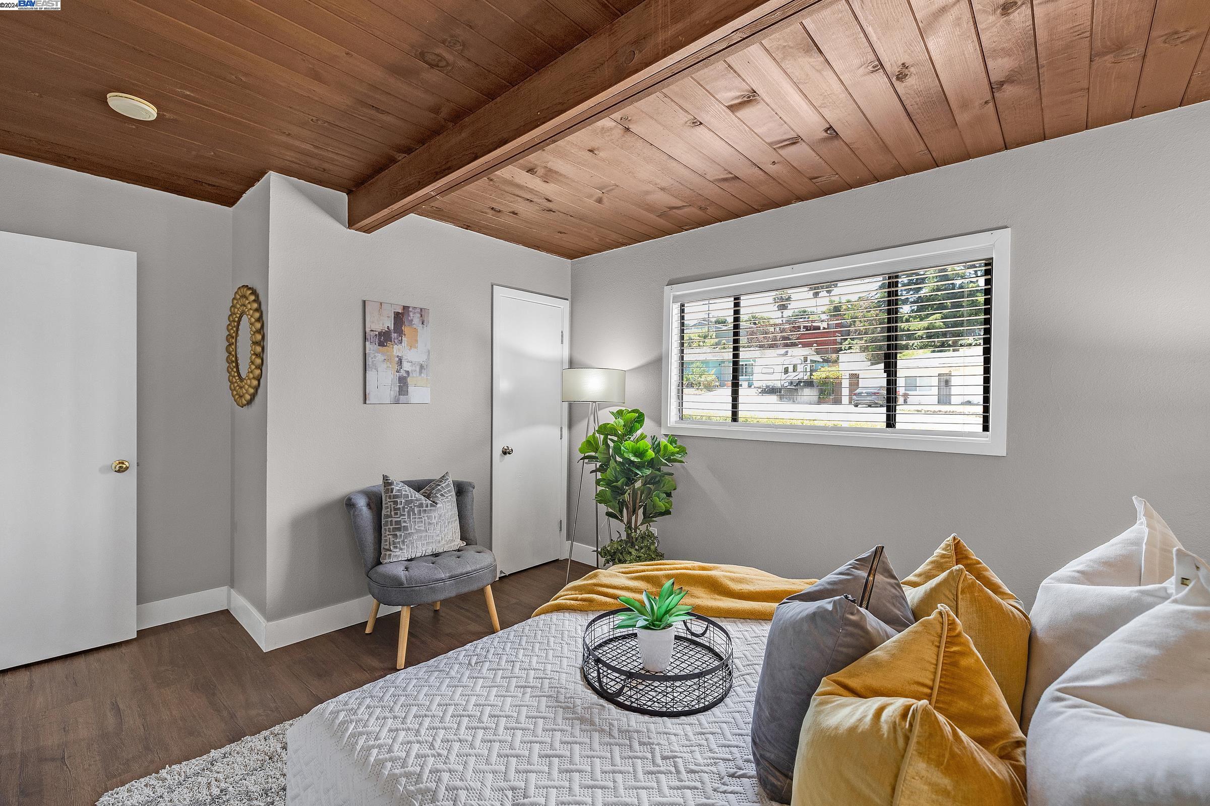 1558 Magazine Street