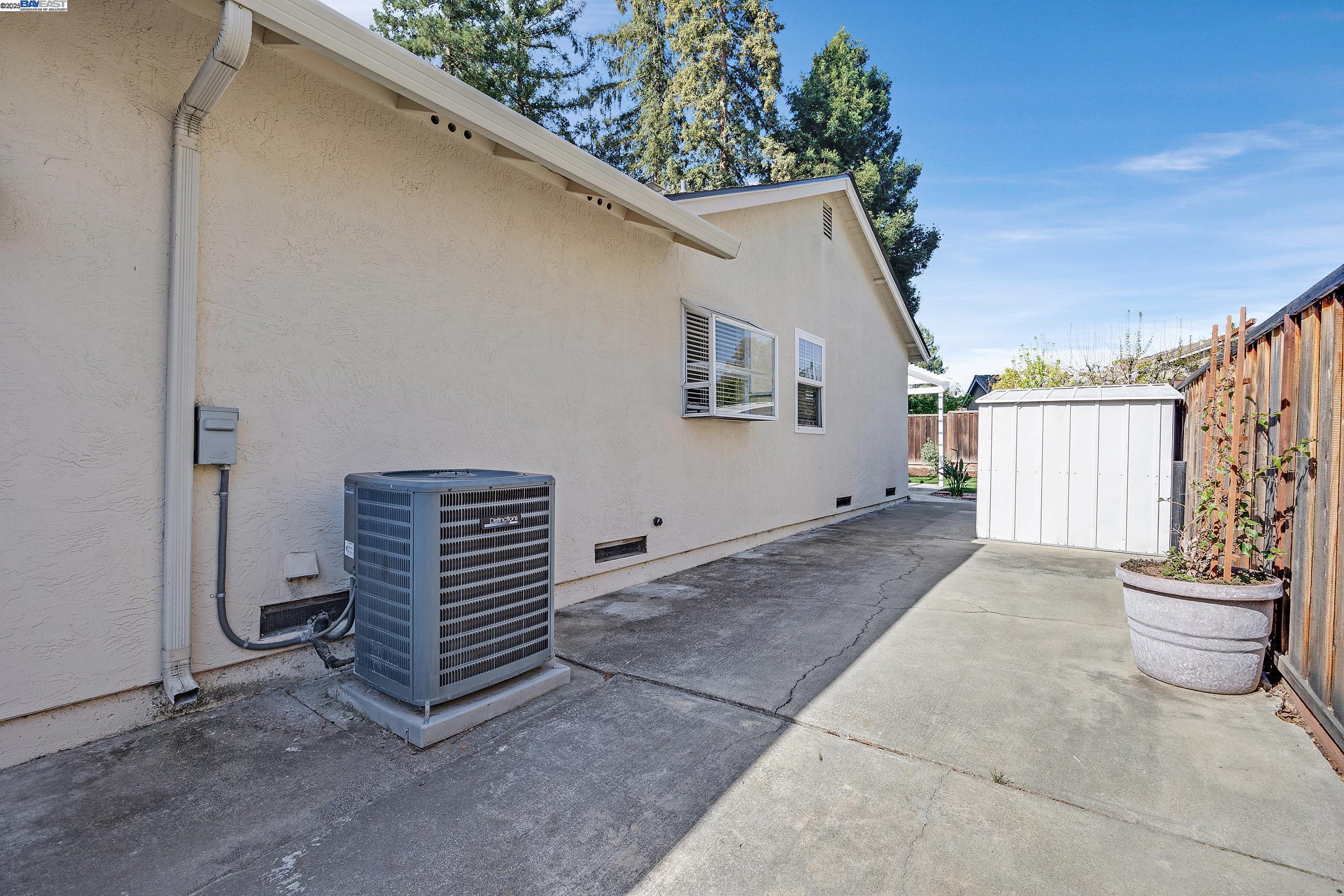 2550 Skimmer Court