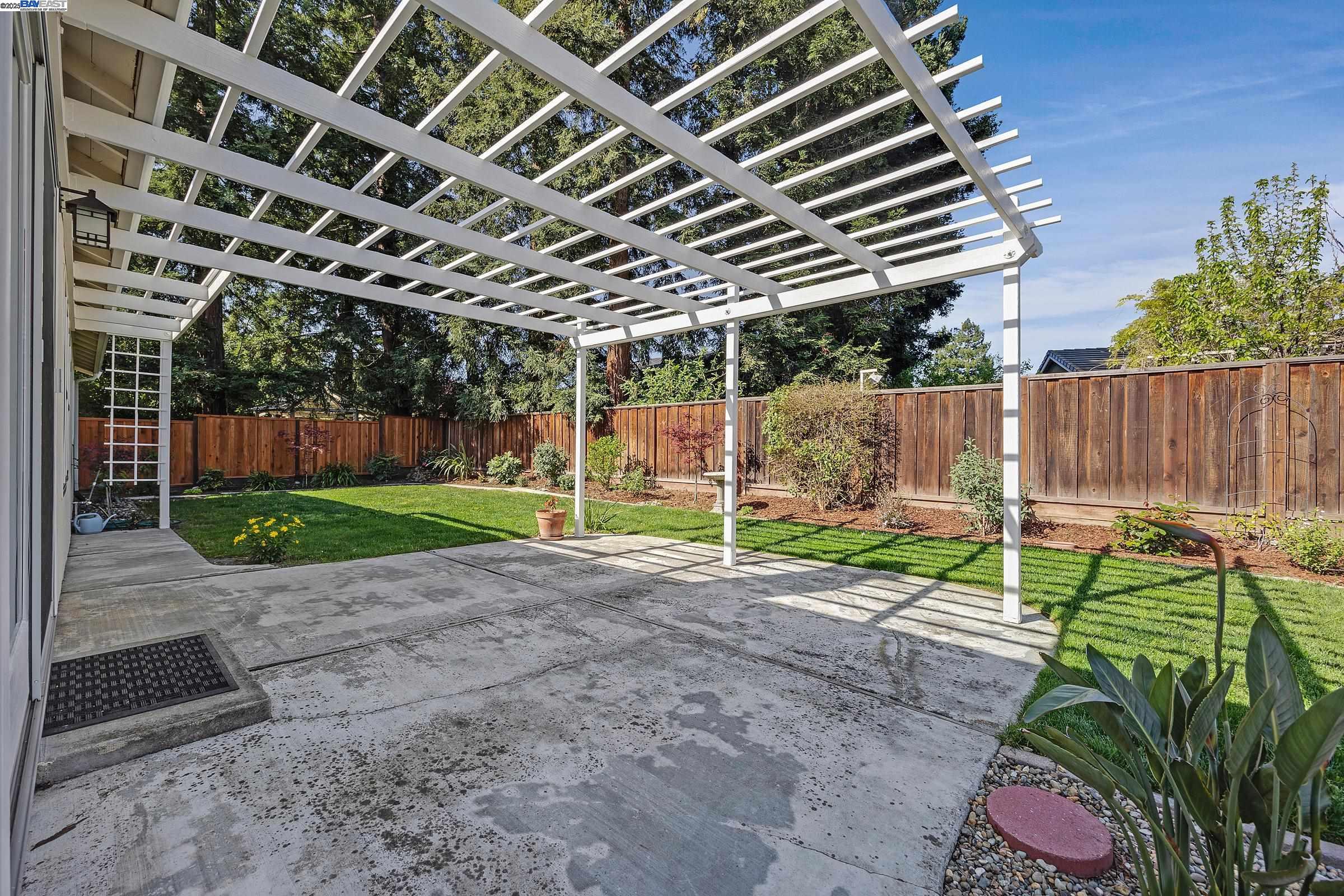 2550 Skimmer Court