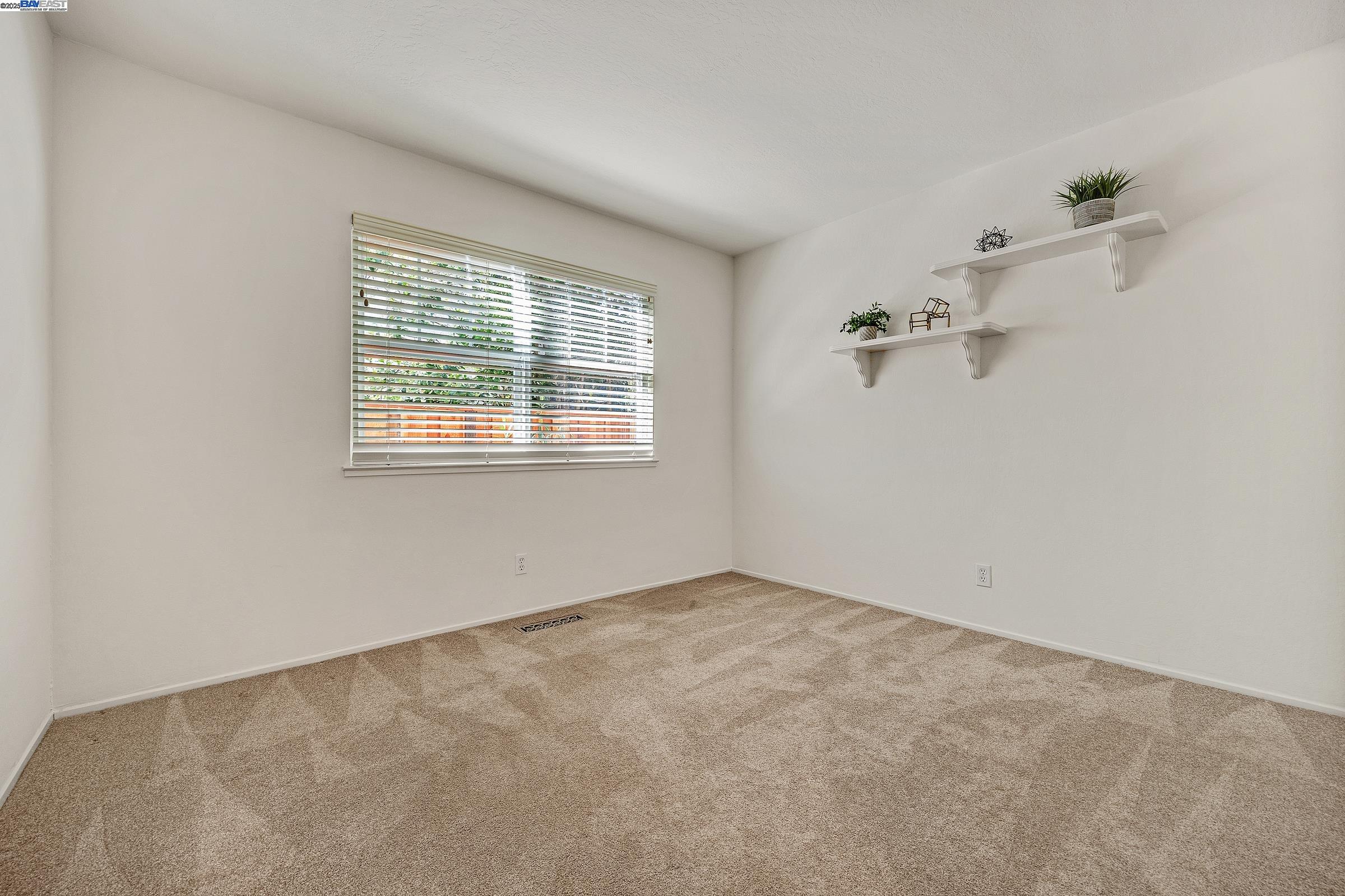 2550 Skimmer Court