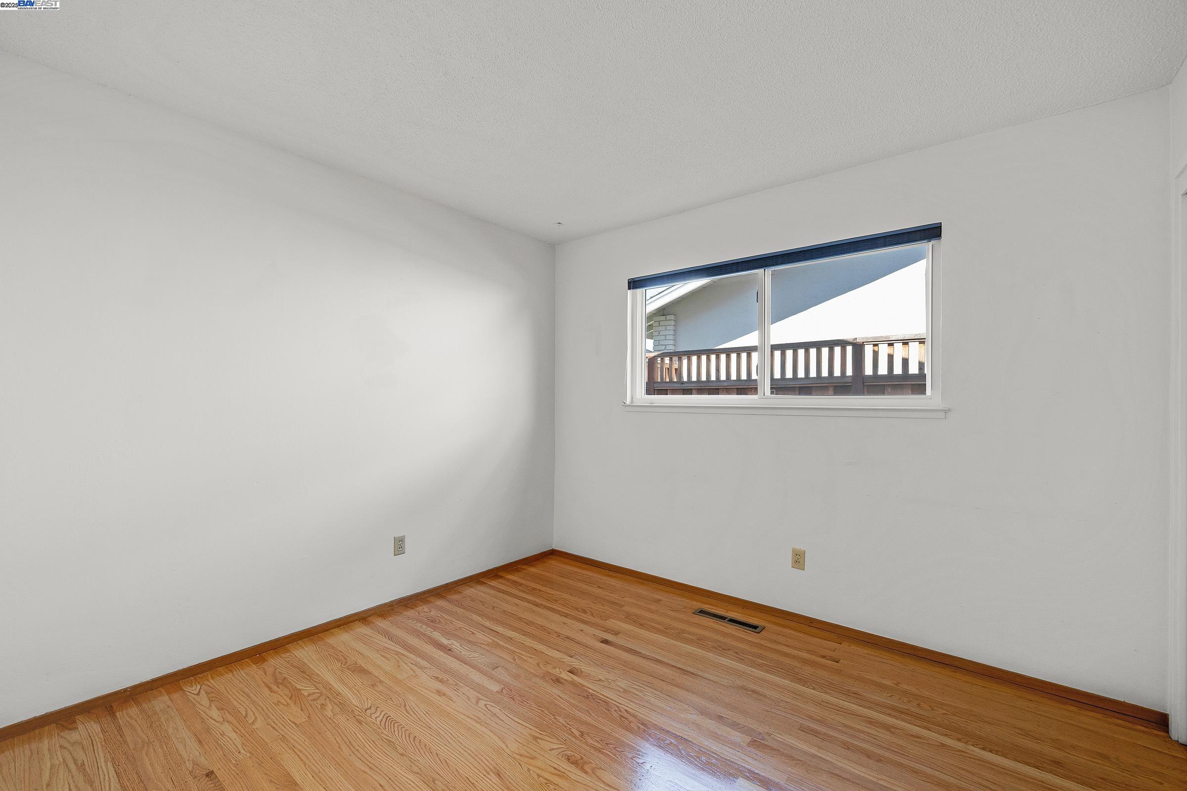 844 Wall St