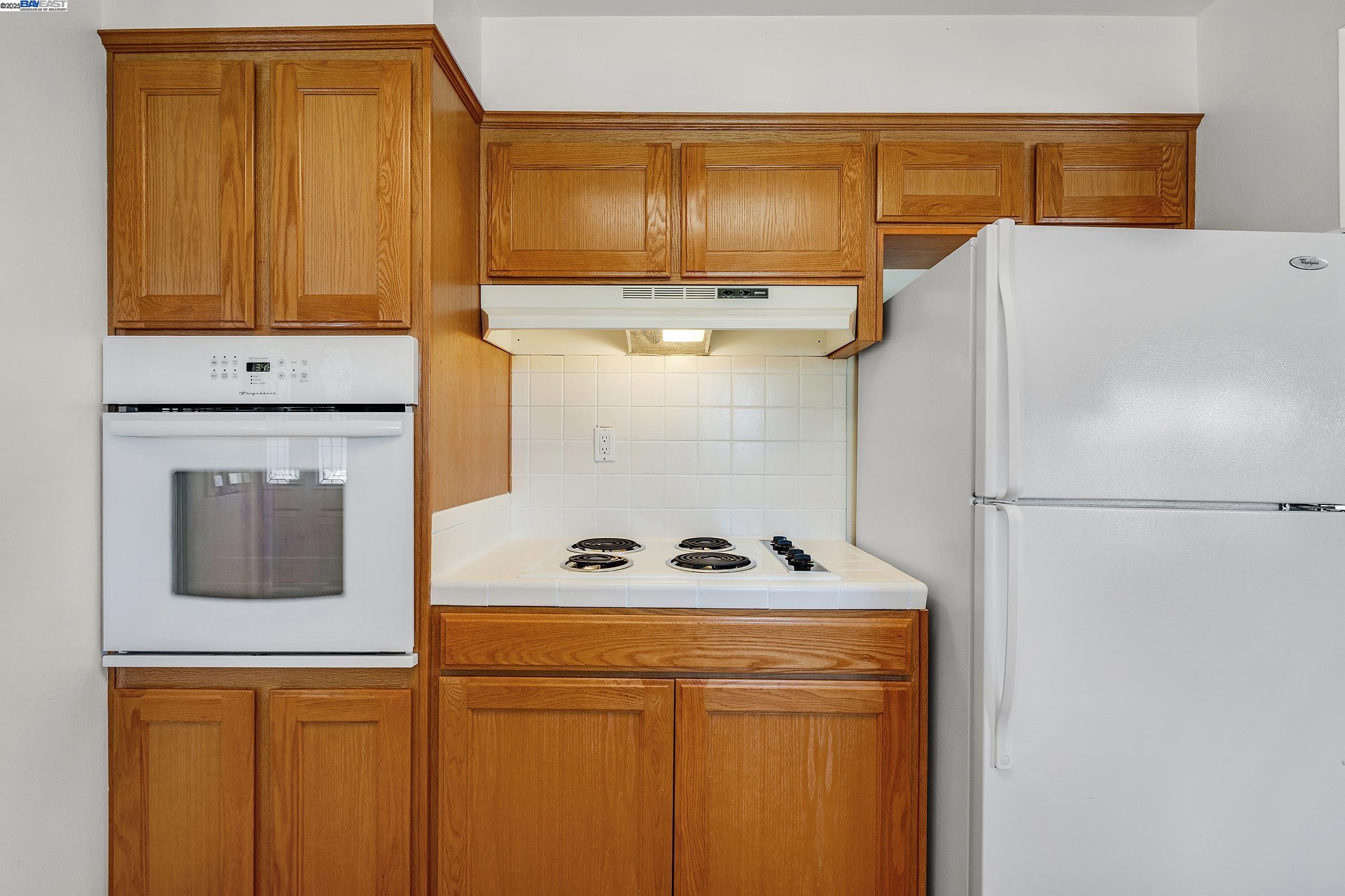 844 Wall St
