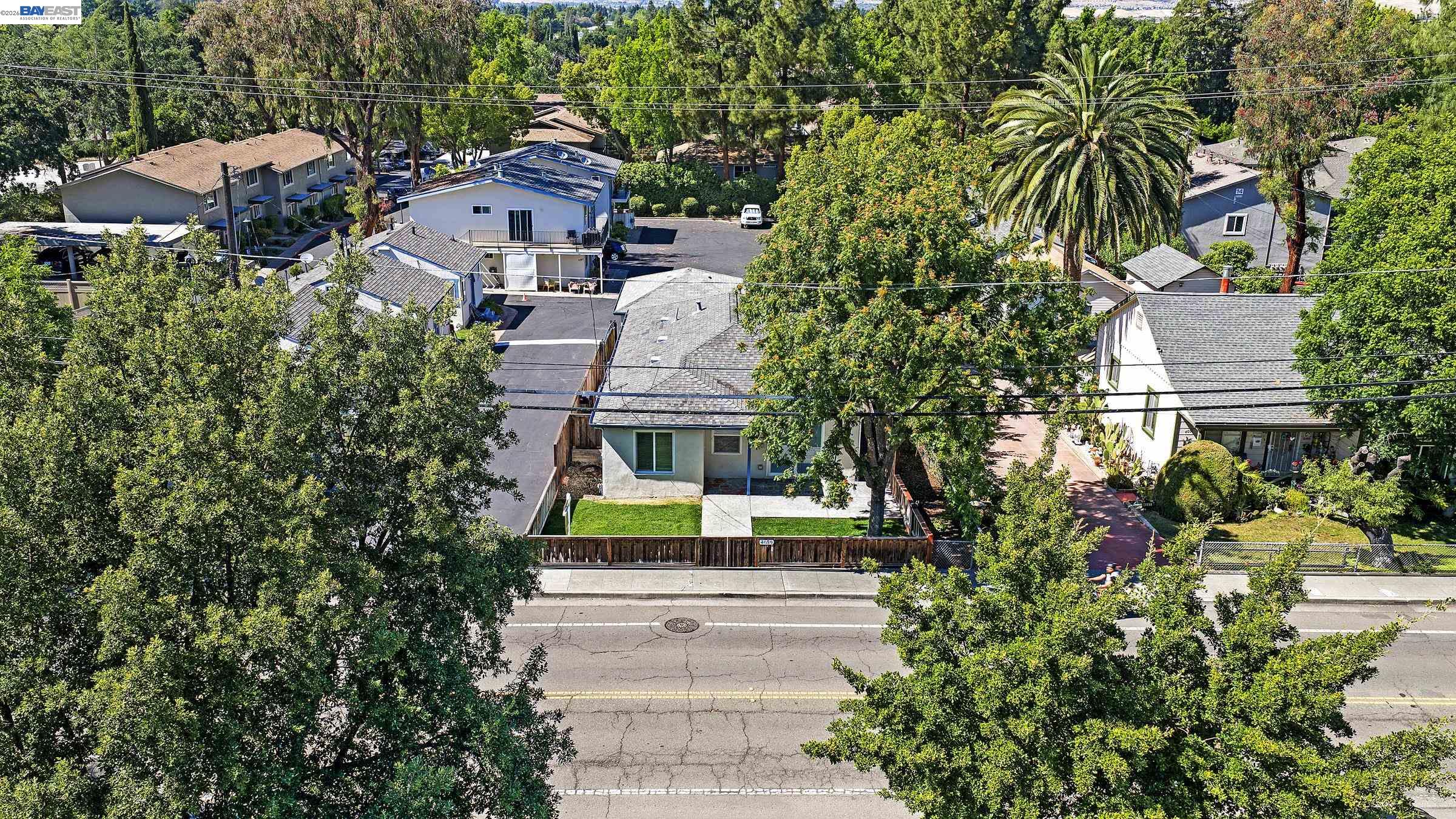 4067 Vineyard Ave