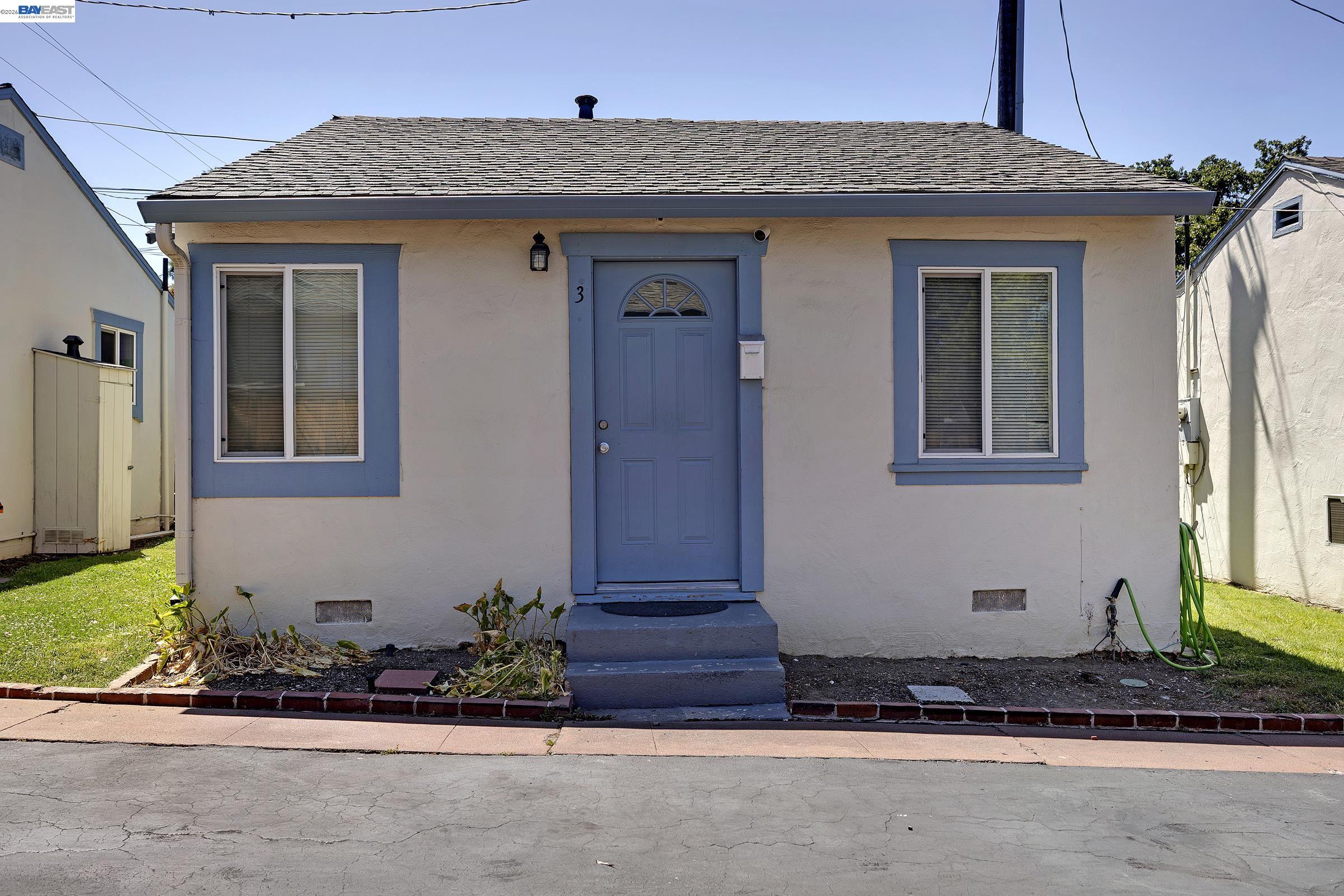 4067 Vineyard Ave