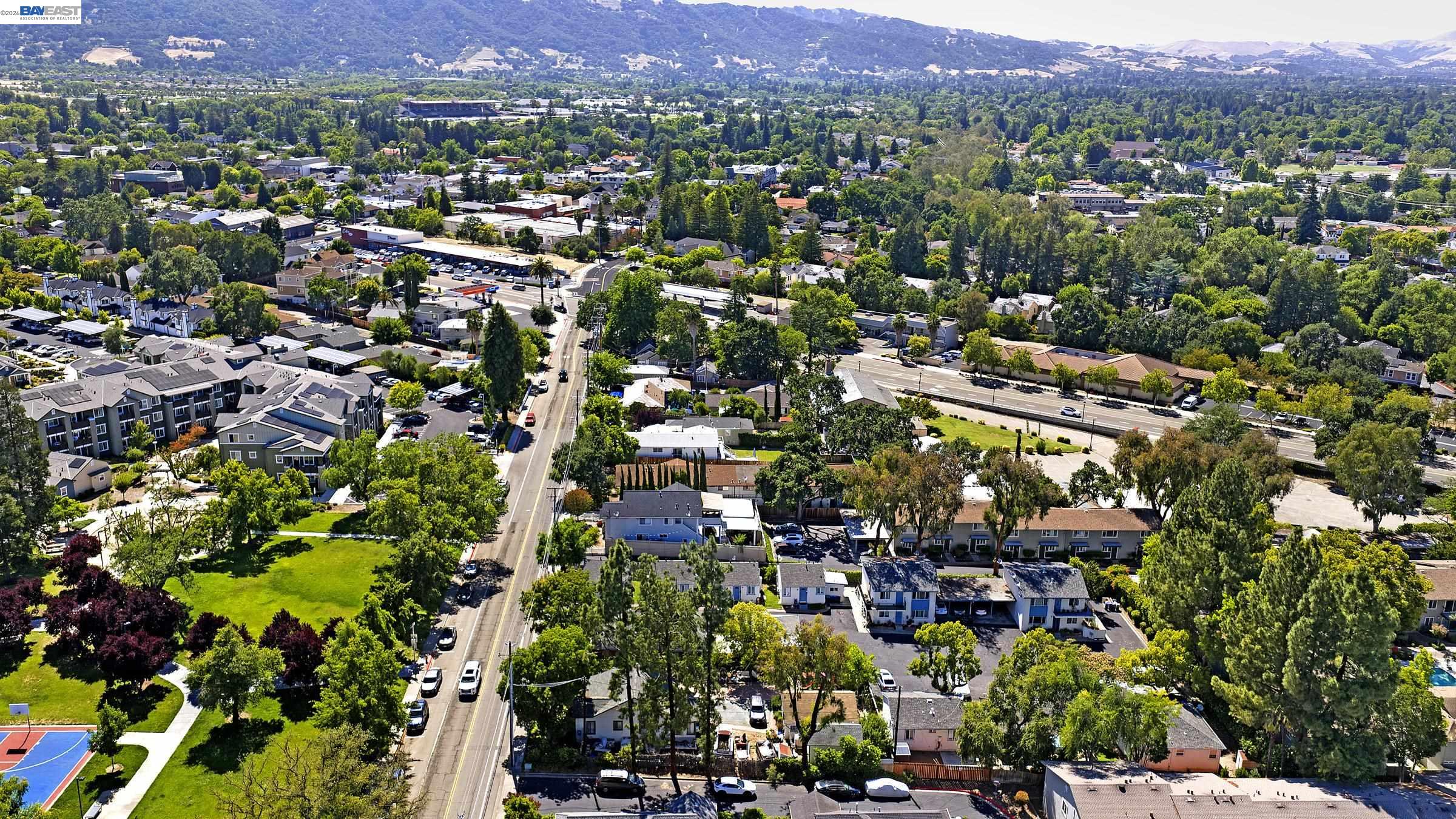 4067 Vineyard Ave