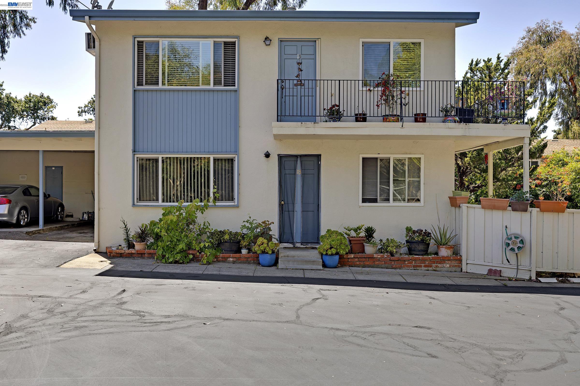 4067 Vineyard Ave