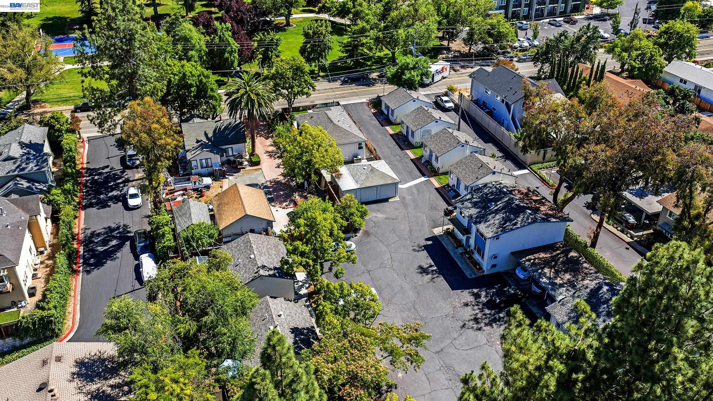 4067 Vineyard Ave