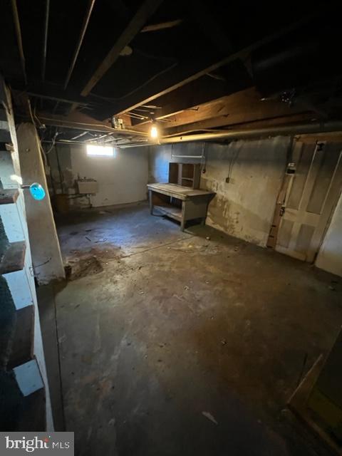 36 W Washington Av