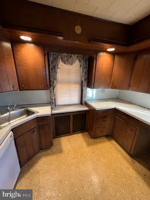 36 W Washington Av