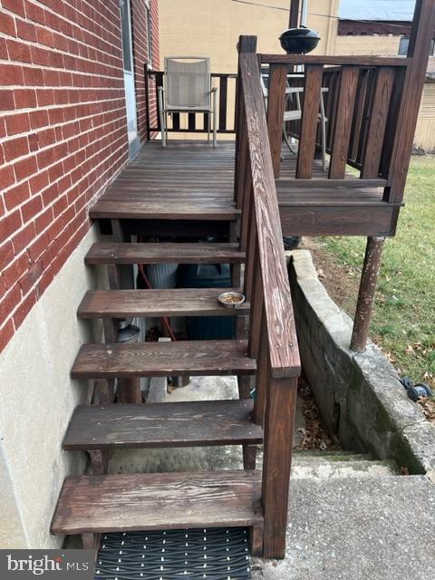 36 W Washington Av