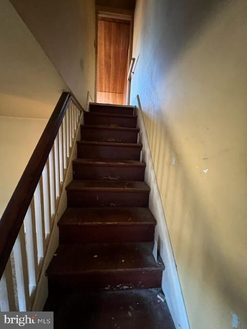 36 W Washington Av