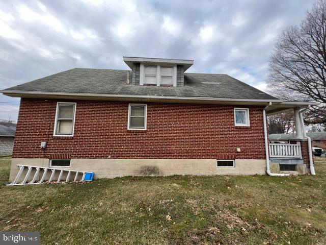 36 W Washington Av