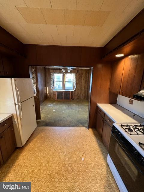 36 W Washington Av