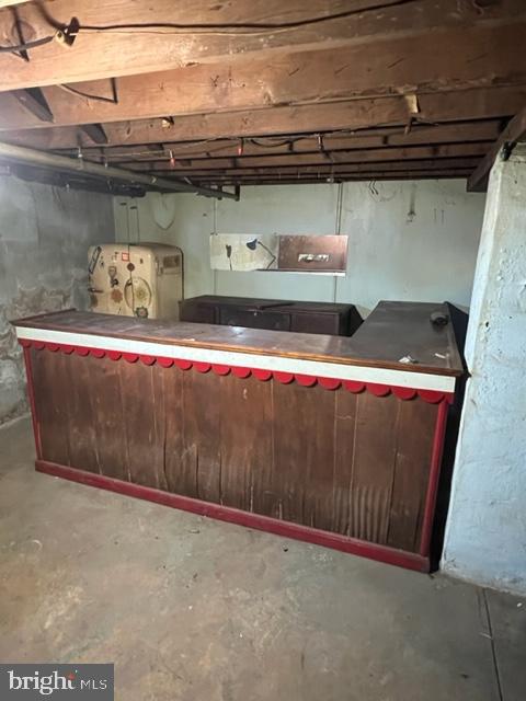 36 W Washington Av