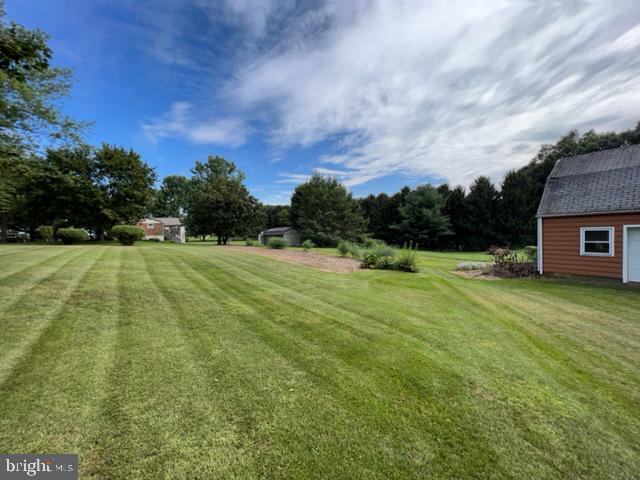 543 Woleber Rd