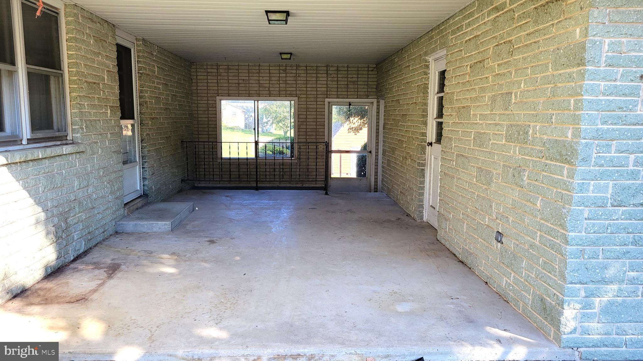 543 Woleber Rd