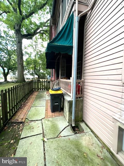 309 W High St