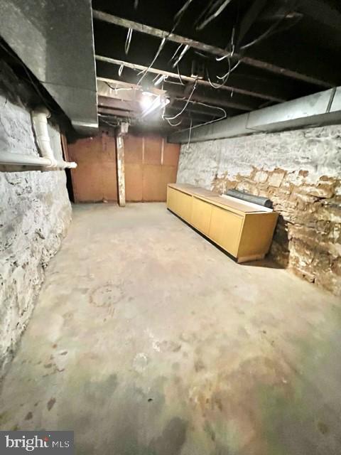 309 W High St