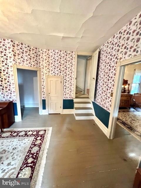 309 W High St