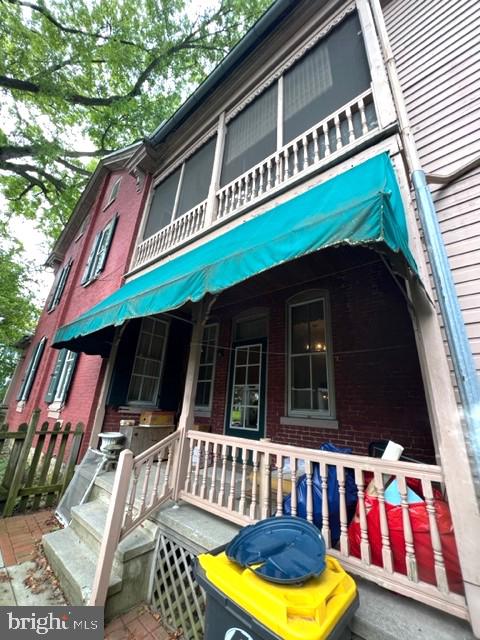 309 W High St